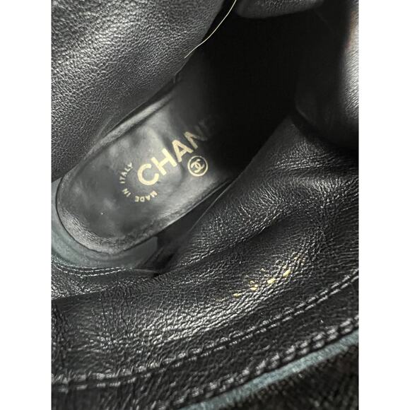 Chanel 2021 Interlocking CC Logo Leather Combat Boots - Picture 13 of 16